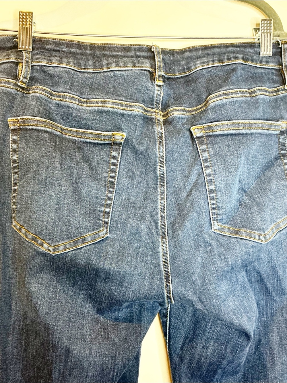 Frame | LeMini Boot Mid Rise Jeans - Picture 7 of 8